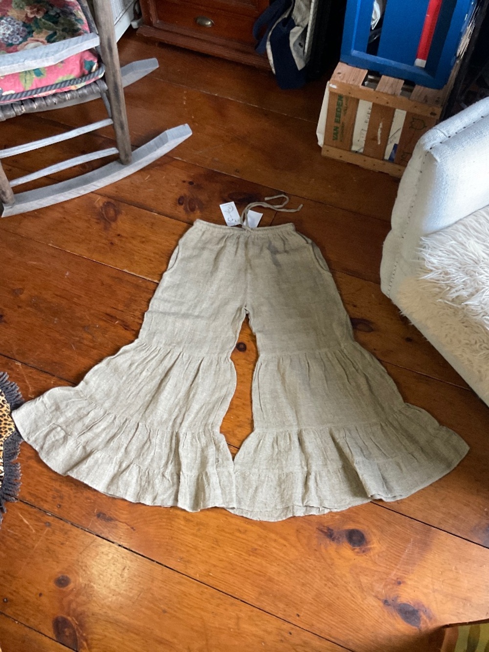 NWT!!  Paper Lace Women's Raw linen Flare Tiered ruffle Pant's Size Small